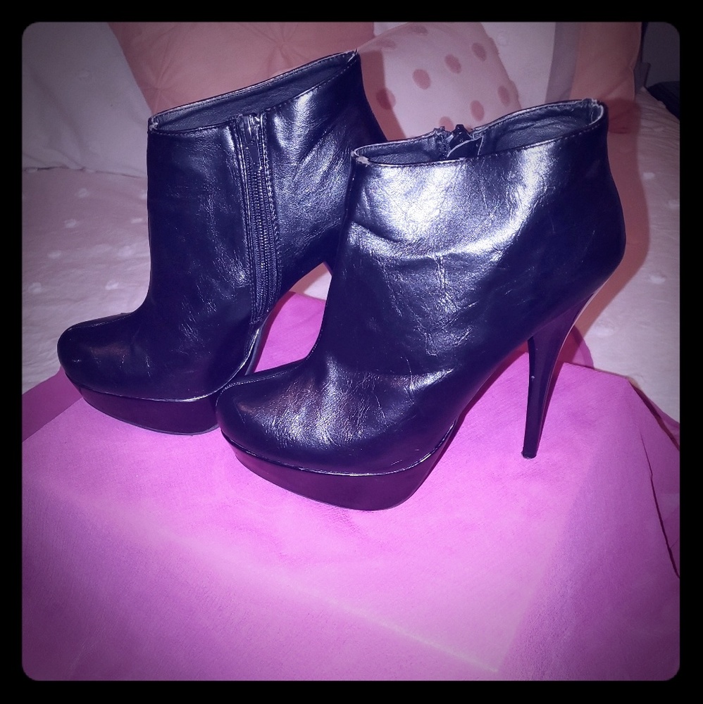 Used Heel Ankle Booties